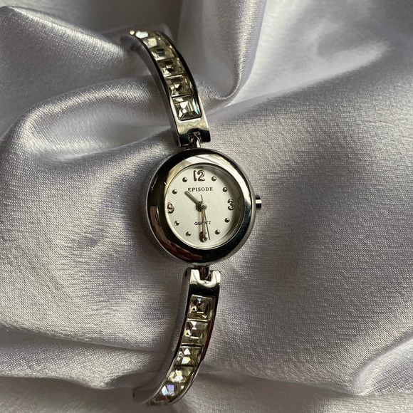 Beautiful ladies silver tone dainty bracelet stone slim watch new batt main image 6